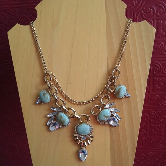 Costume Necklace - Picture 4 of 7